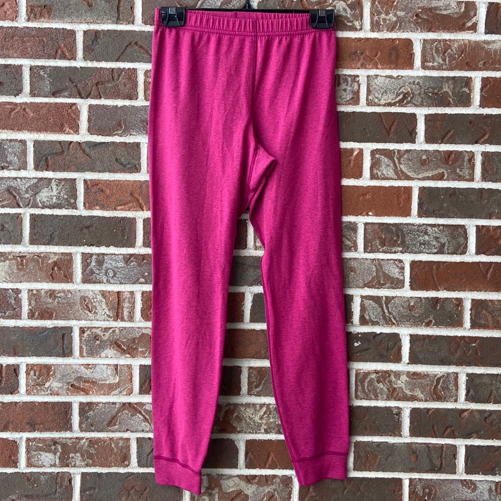 B1G2F 🚨 Patagonia capilene 3 mid weight base layer in fuscia